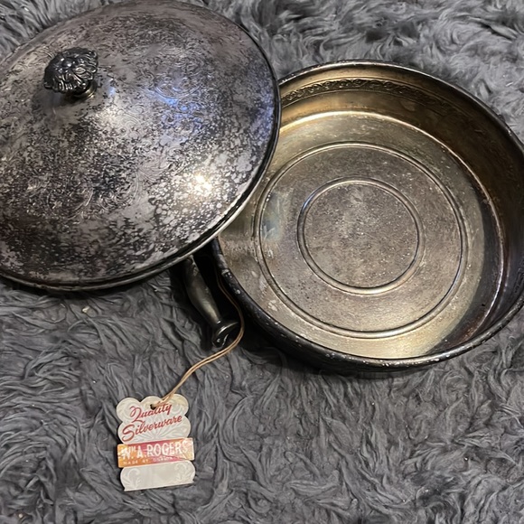 Roger’s silver serving dish with tags - Picture 2 of 5